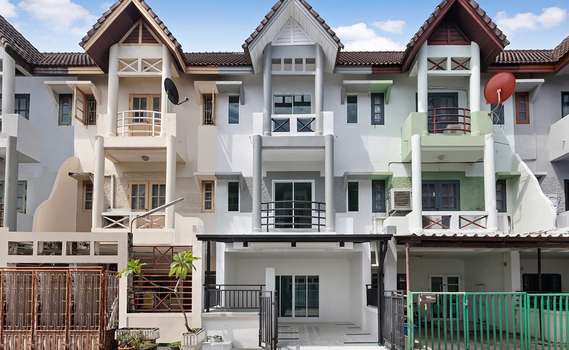 Townhome_Poekaew_PakKret_01